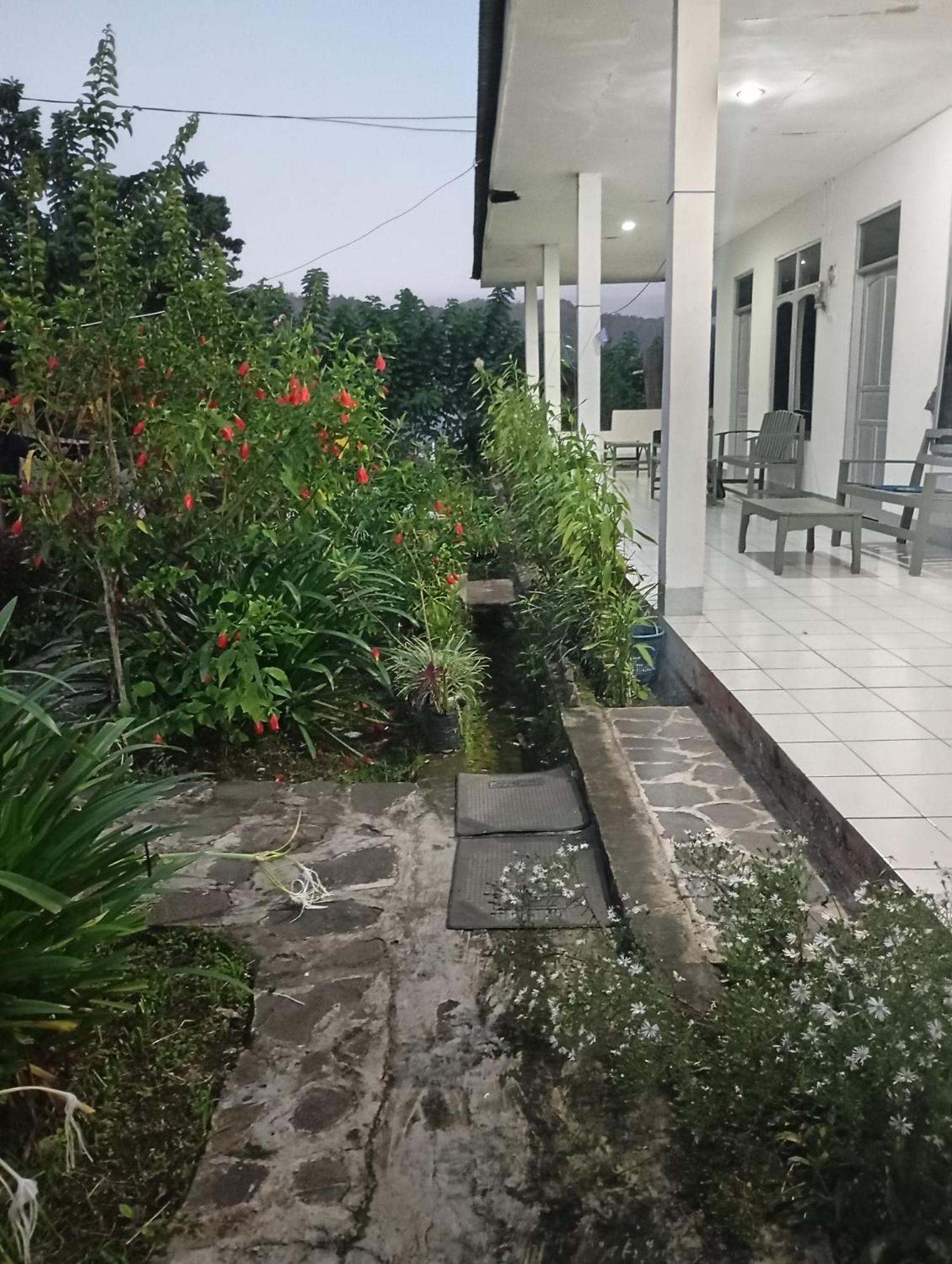 Hidayah Homestay Келимуту Экстерьер фото